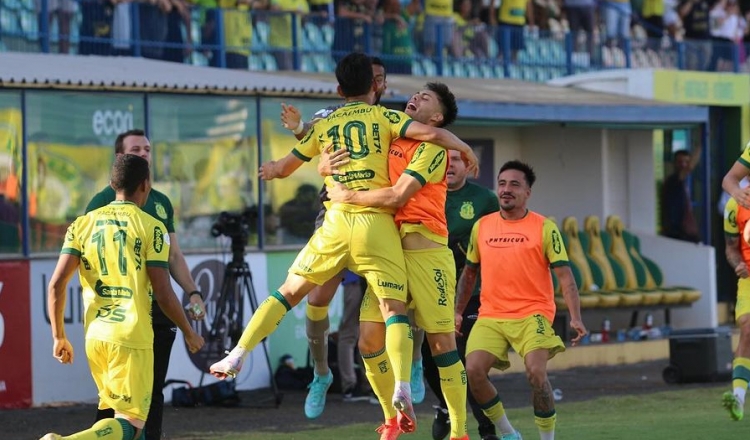 O pior jogo do campeonato, define Adson após empate entre Atlético-GO e  Juventude