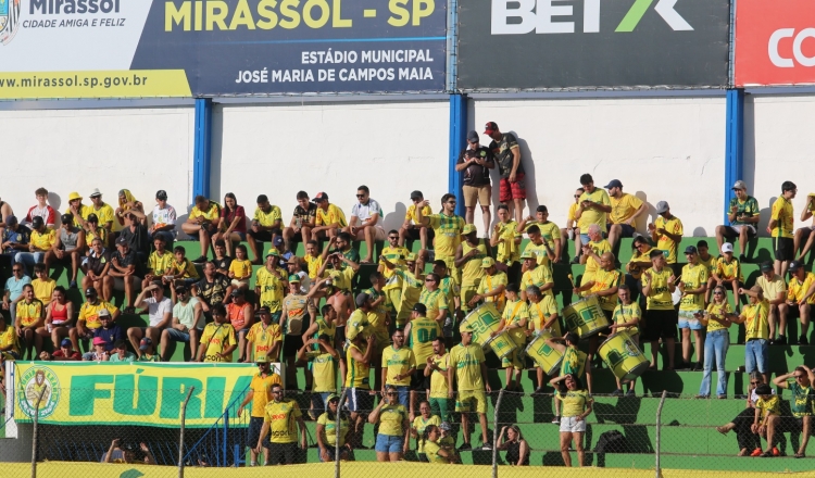 Santos cria novos mascotes para atrair torcida infantil